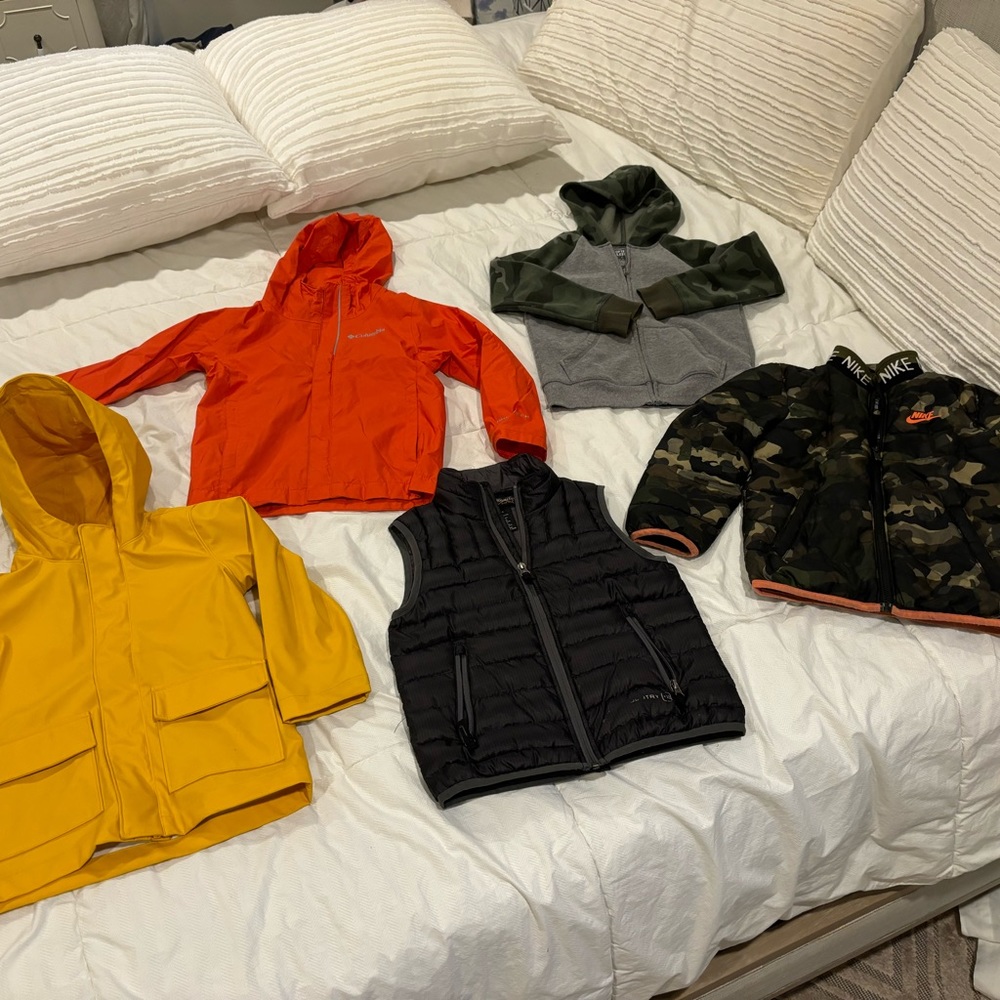 Coat Boys Kids size 5-6 Winter Fall Nike Coat, Quilted Vest, Raincoat, Sweater